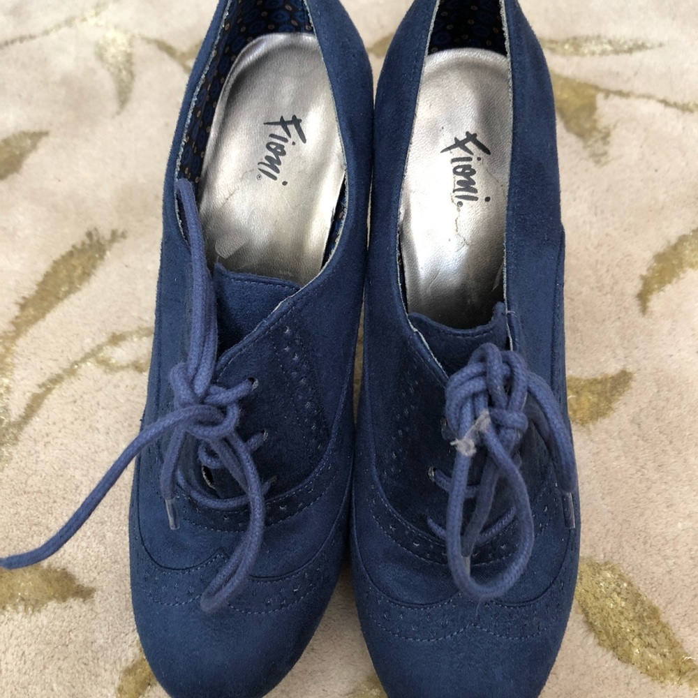 blue detailed angle booties